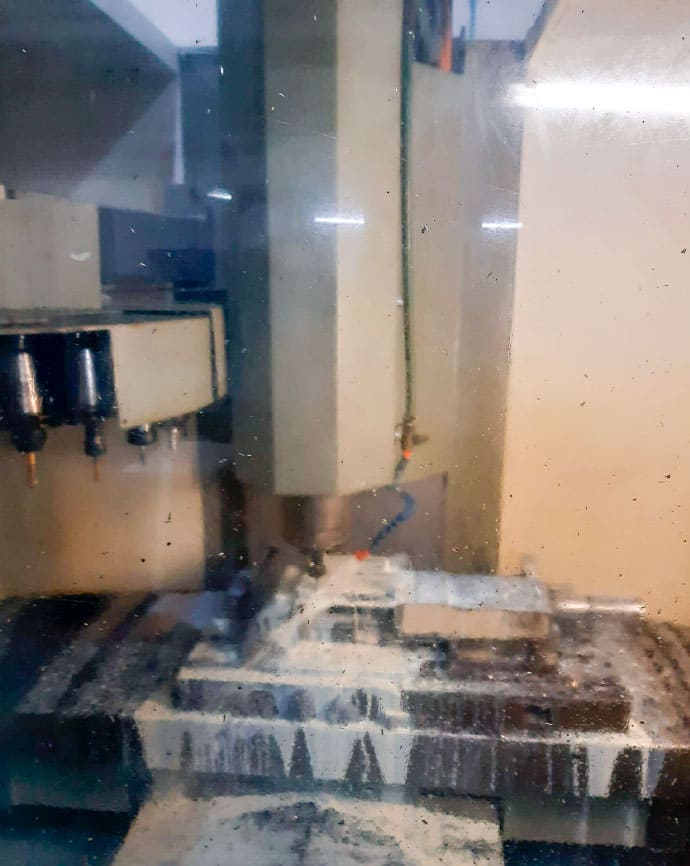 Usado Centro de Mecanizado Vertical Deckel Maho DMC 63 V