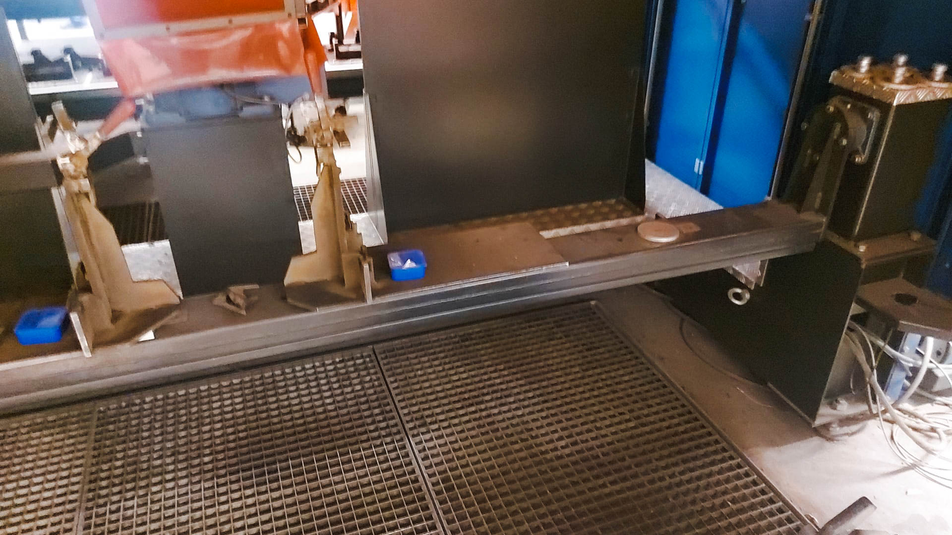 Usado OTC Daihen AXCMN1-C000 - Robot de Soldadura - 2006