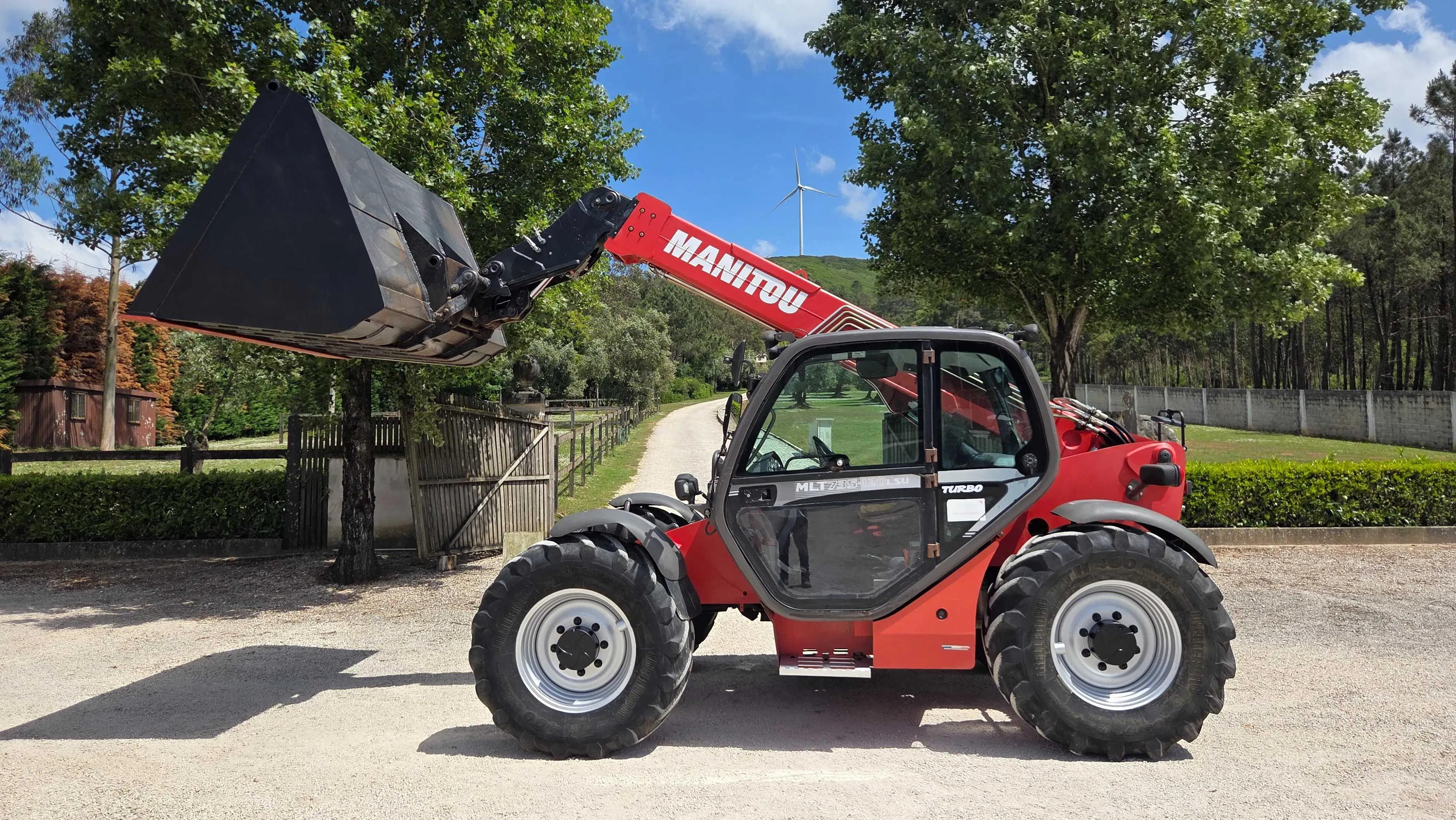 Used Manitou MLT 735-120 LSU I Agricultural Telehandler I 2010