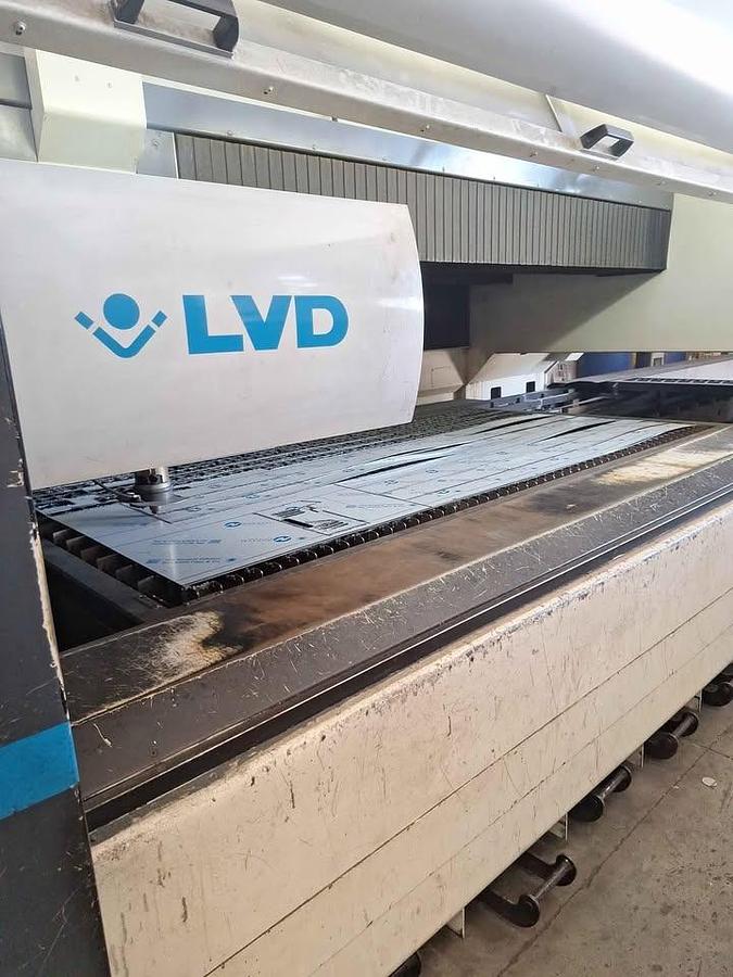 Used LVD Axel 3015 S I Laser Cutting I 2007
