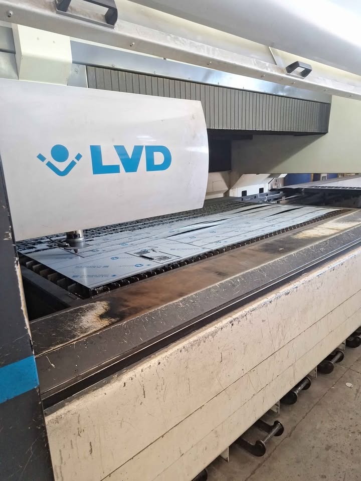 Used LVD Axel 3015 S I Laser Cutting I 2007