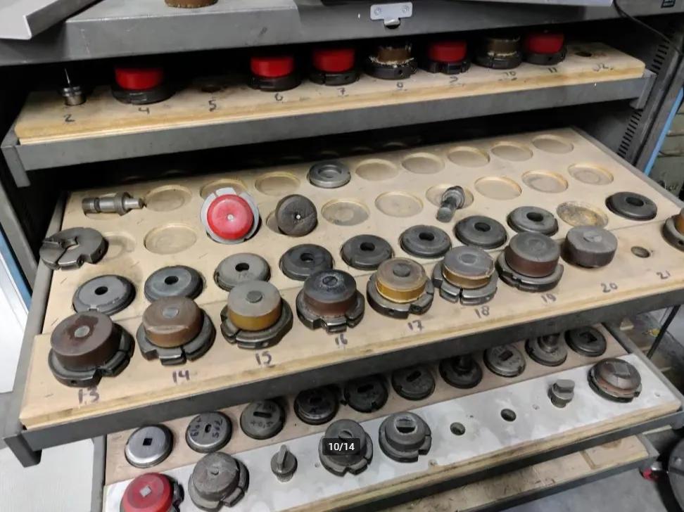 Gebruikt Euromac CX 750/30 I Perforatiemachine