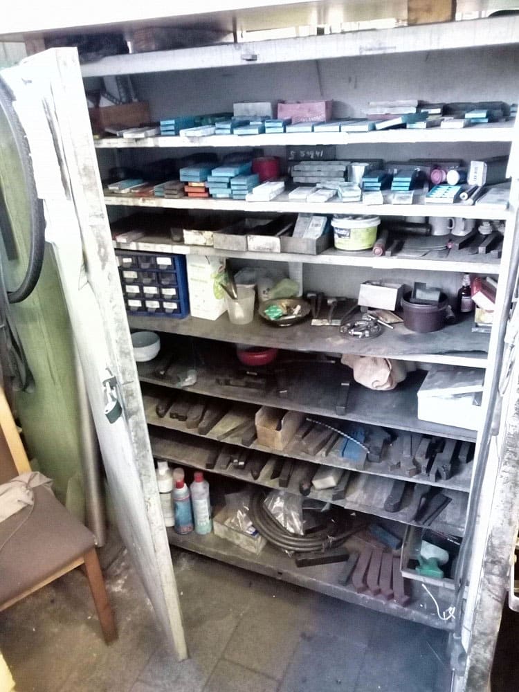 Used TOS SKIQ 16 - CNC Vertical machining centers - 2002