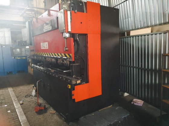 Usado Amada HFB 125-30 I Prensa plegadora I 1992