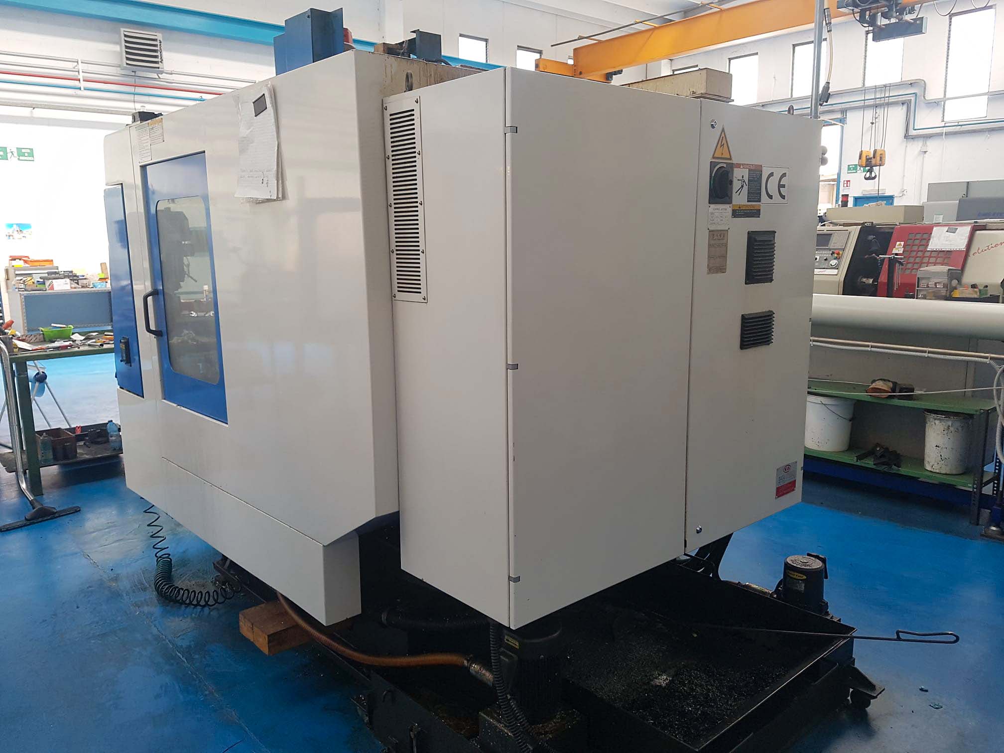 Gebruikt KIA Center V25 - Verticaal bewerkingscentrum - 2005