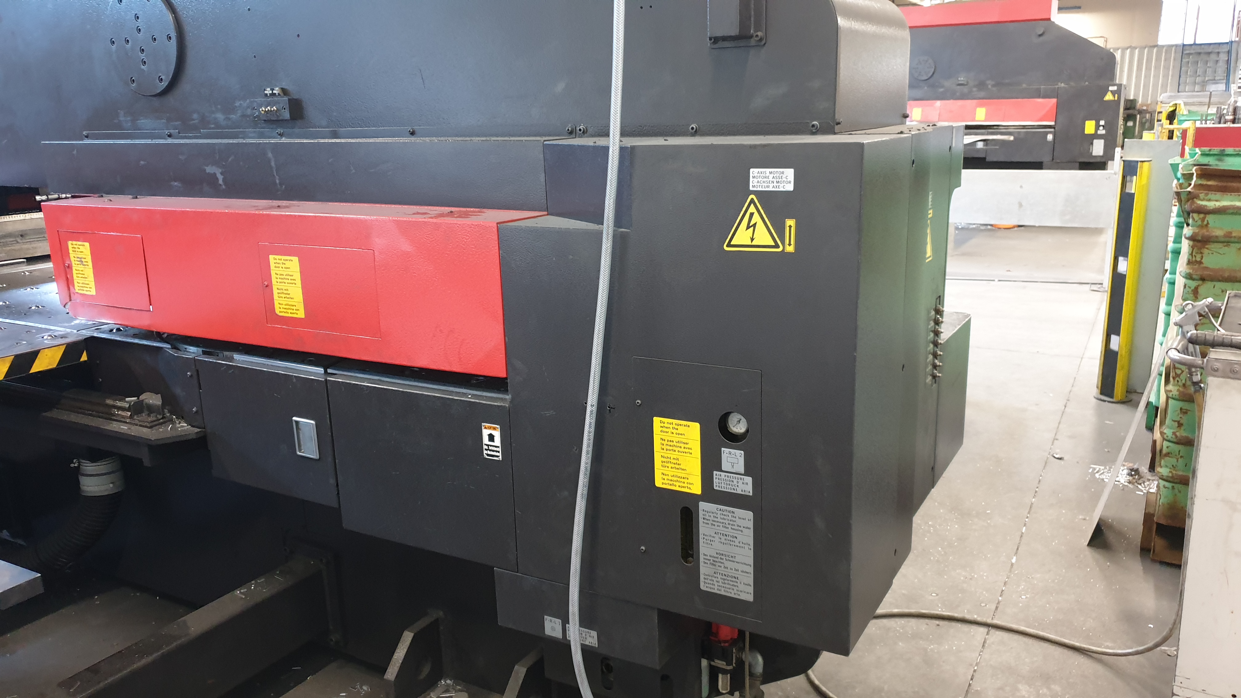 Used Amada Vipros 358 Queen I Punching Machine I 1997