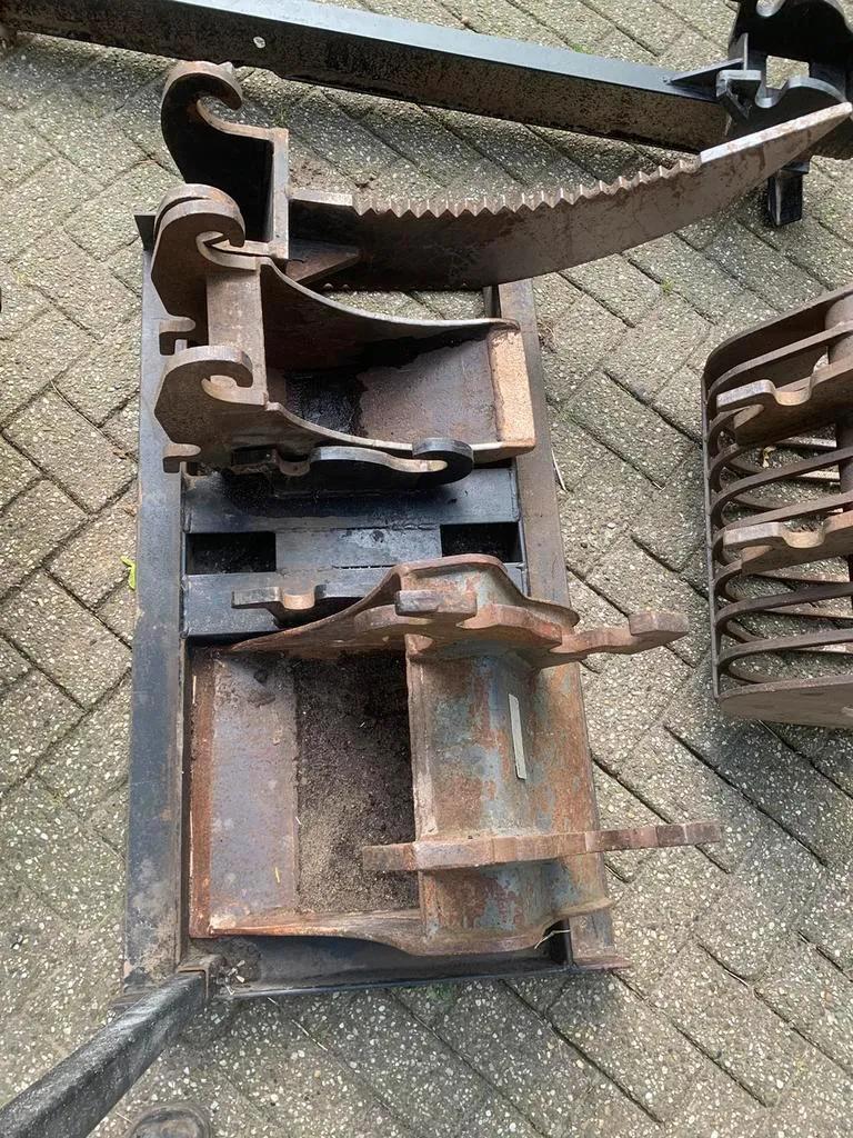 Usado Terex Schaeff HR 1.6 I Mini Excavator