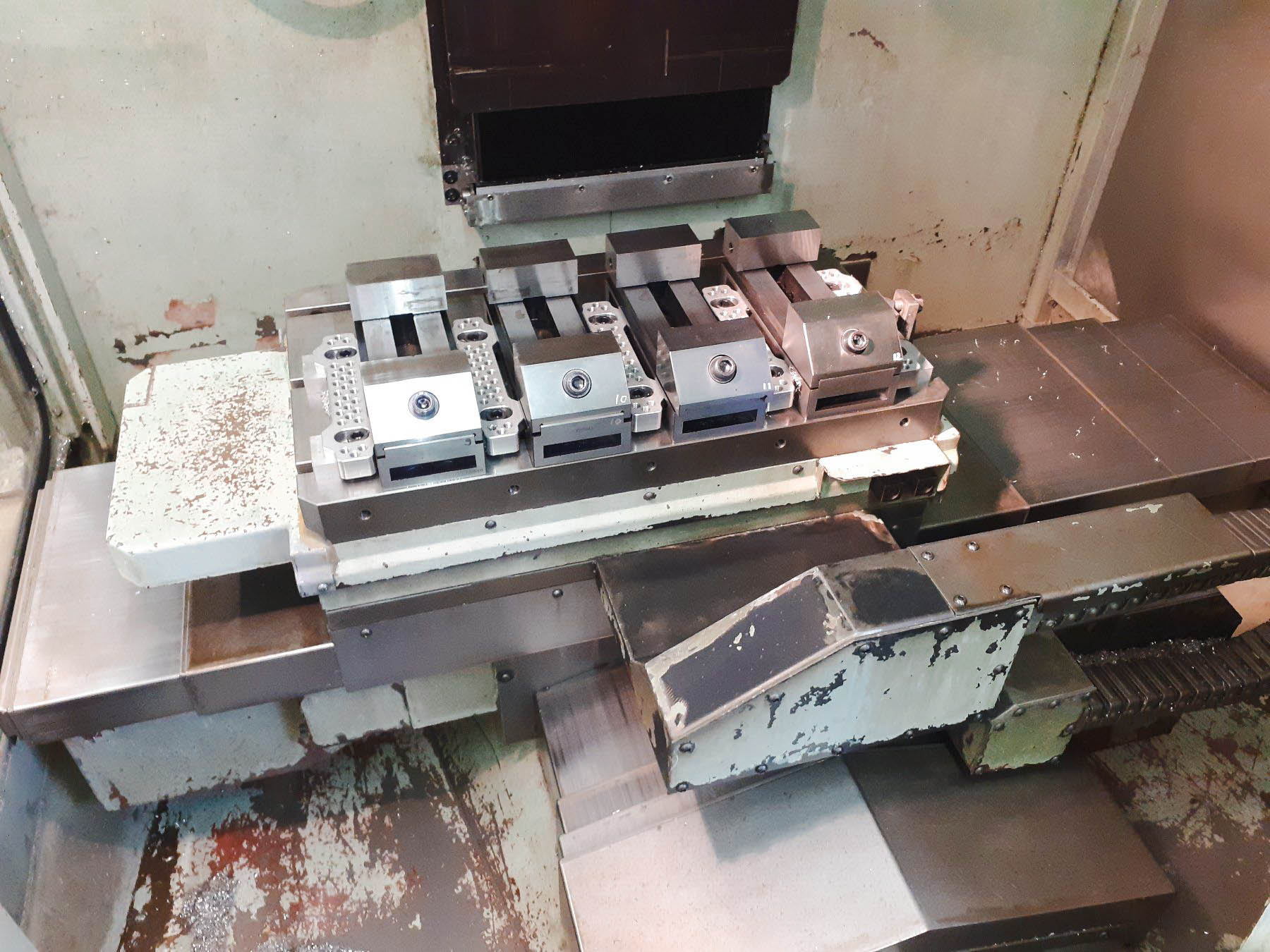 Used ARGO A1 + APC - Vertical Machining Center - 1995