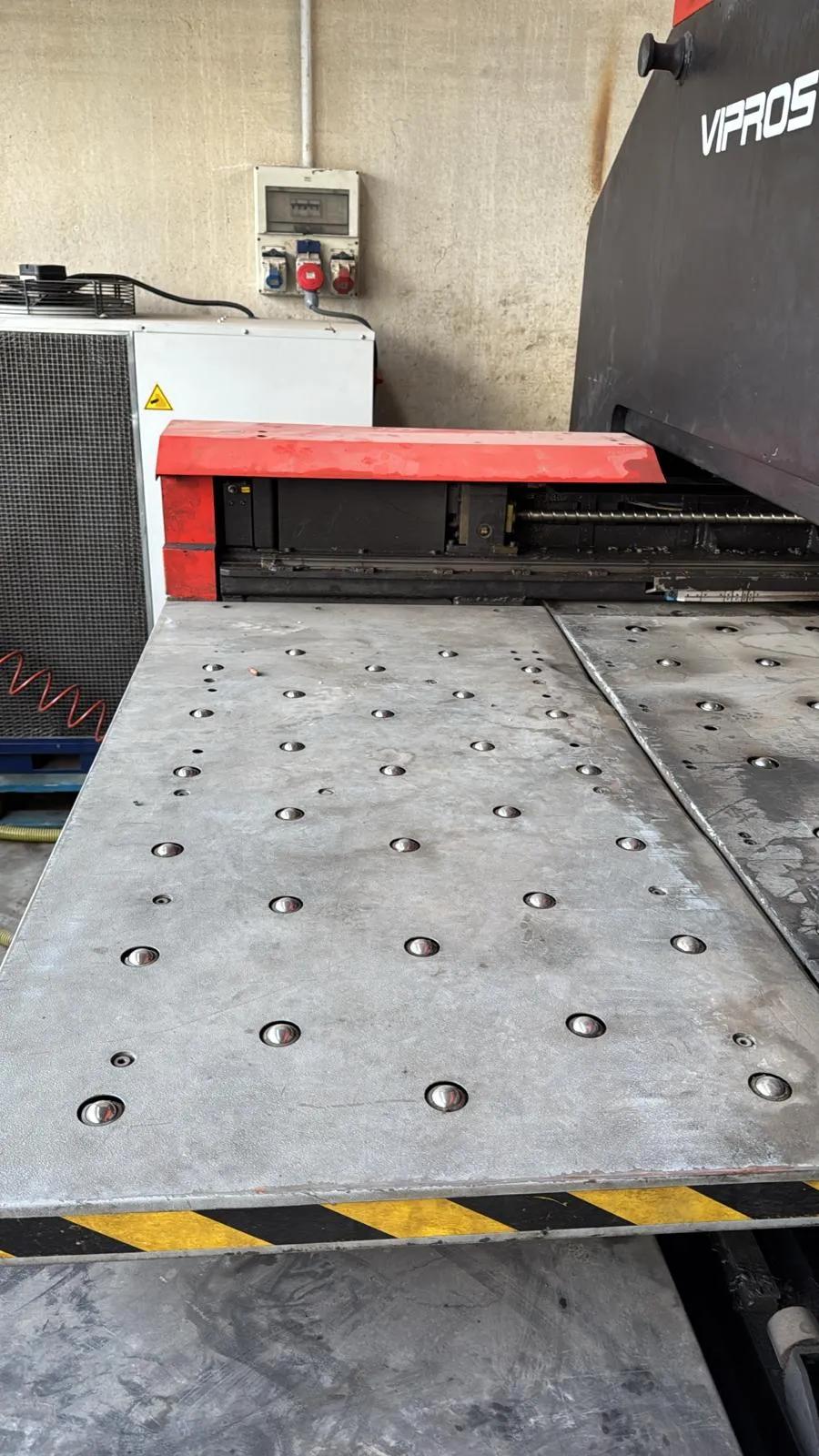 Gebruikt Amada Vipros 255 I Ponsmachine