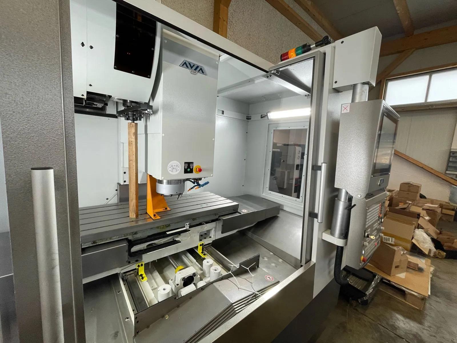 Usado Centro de Mecanizado Vertical AVIA VMC 1000 I