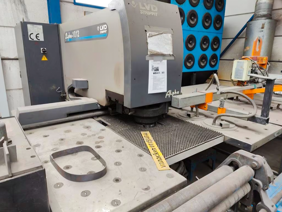 Gebruikt LVD Alpha 1012 - Ponsmachine - 2004