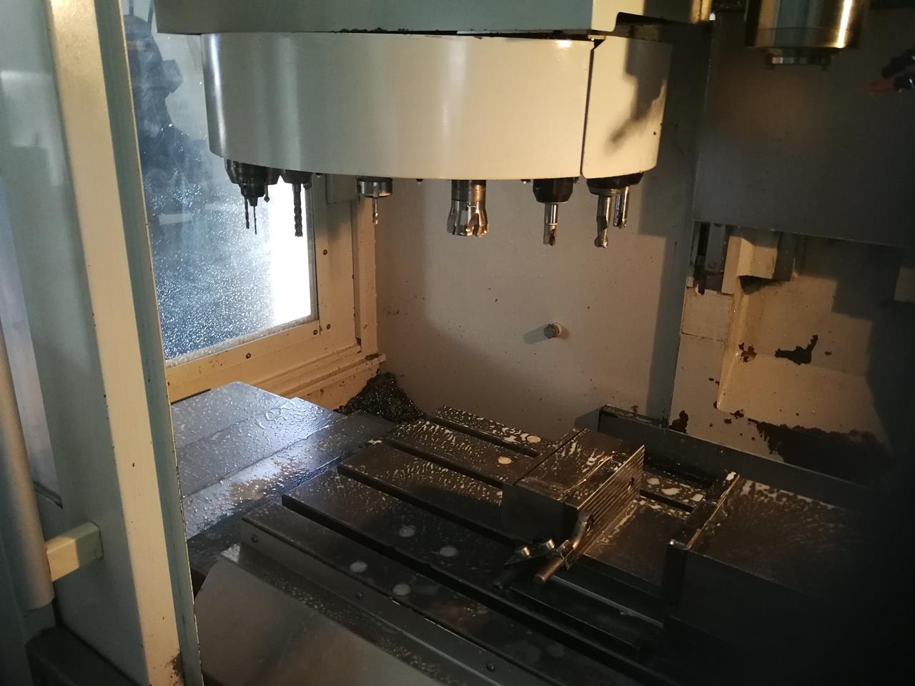 Used Microcut VMCF-760 I Vertical Machining Center I 2007