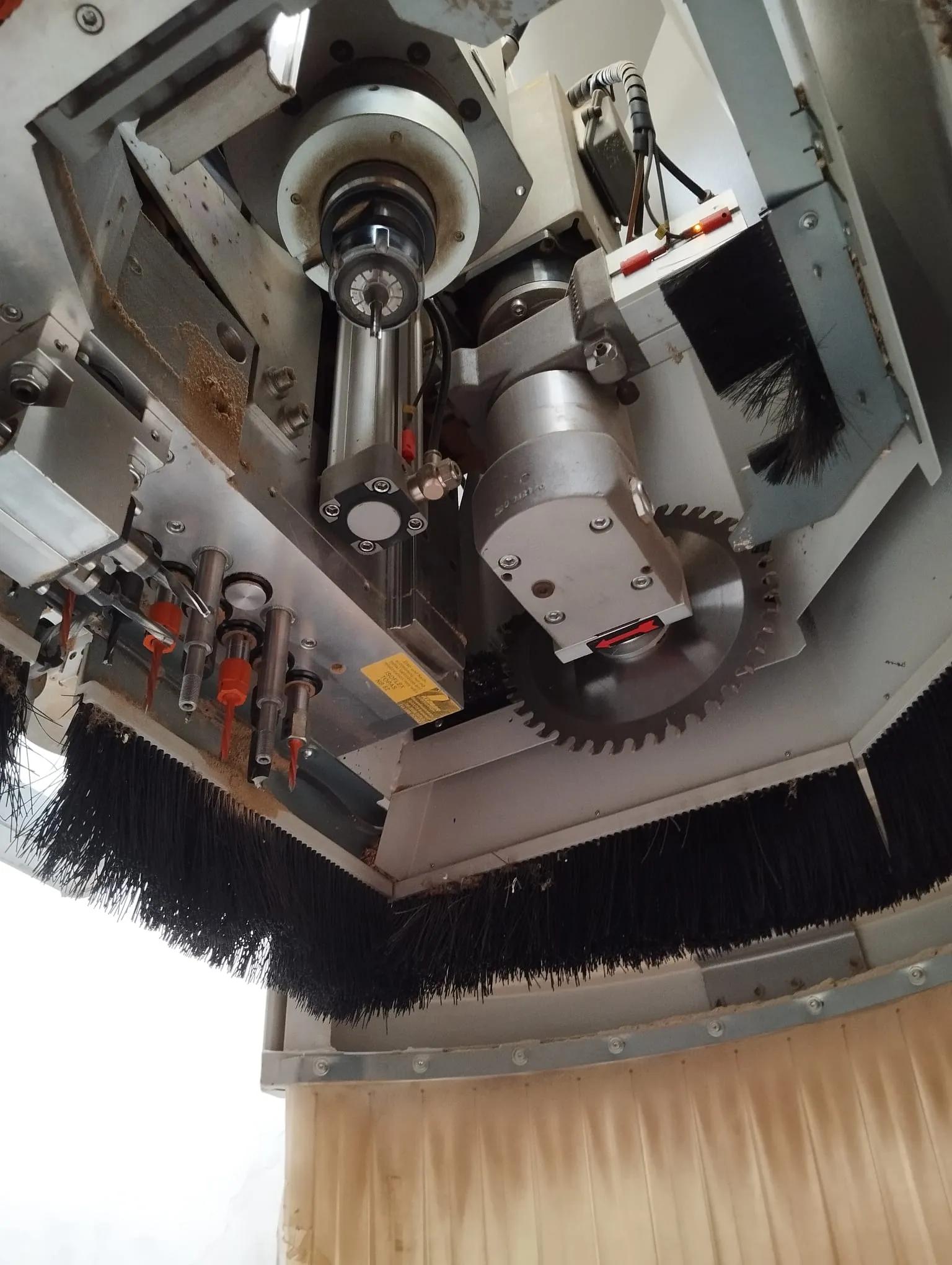 Usado Centro de mecanizado CNC Holzher Pro-Master 7123 I