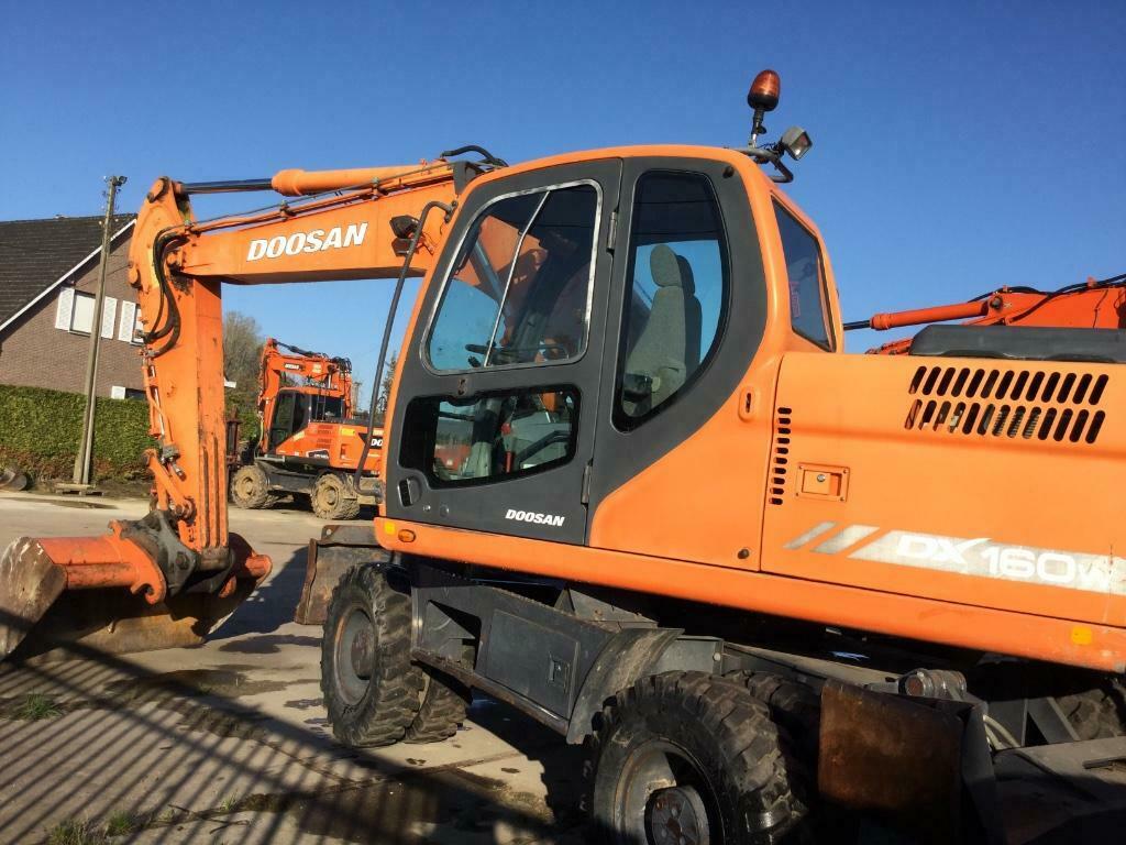 Usado 2008 DOOSAN DX 160W
