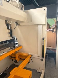 Used Ermak CNC HAP 2600 X 80 I Press Brake I 2006