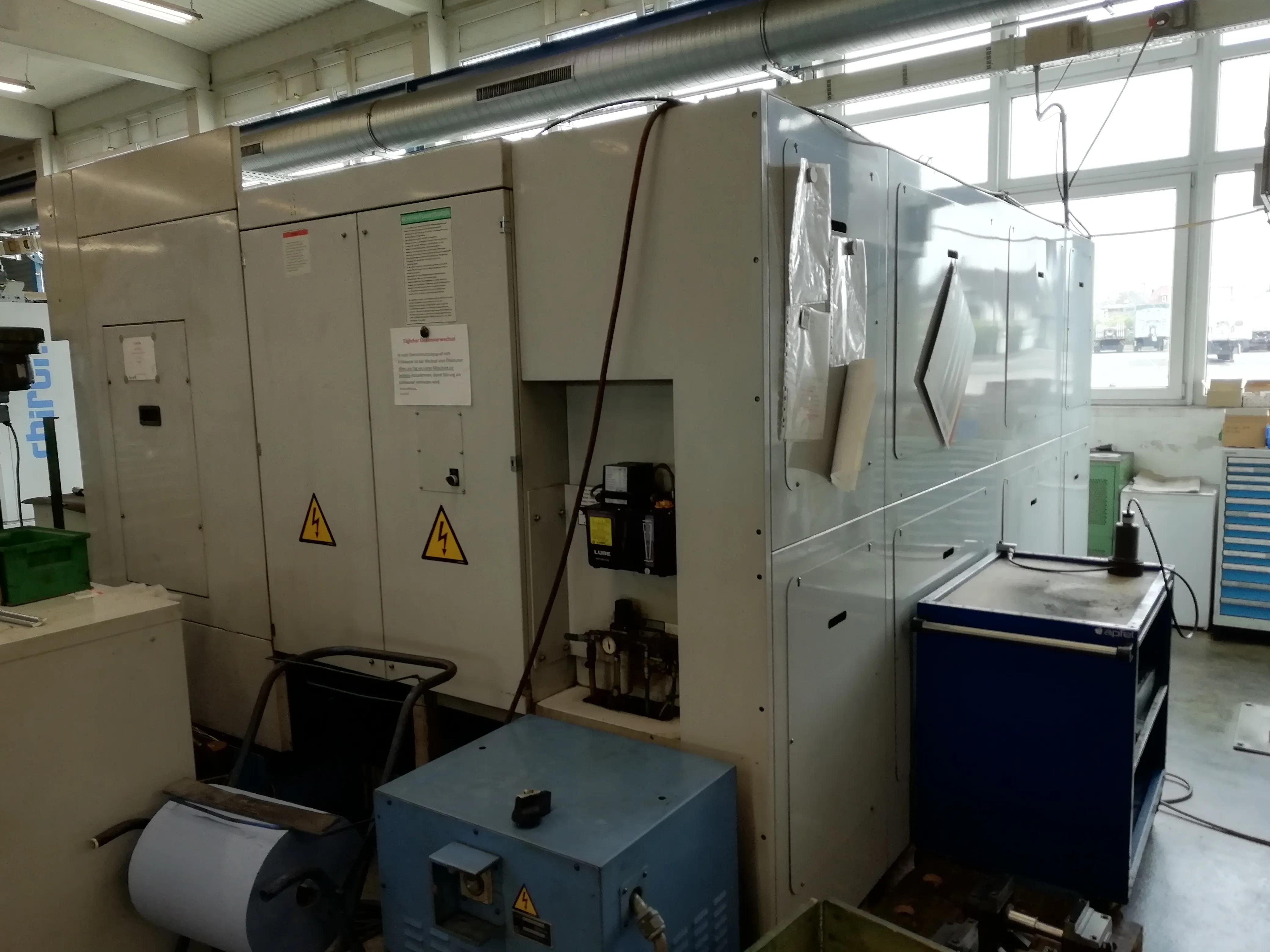 Gebruikt Mazak VTC-200C I Vertical Machining Center