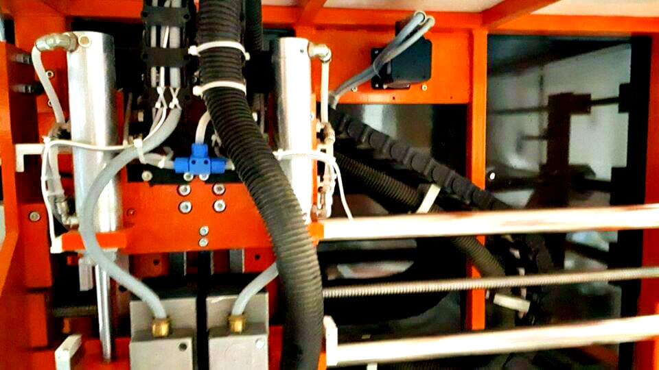 Usado Moda Ra2HS - Fresadora CNC - 1996