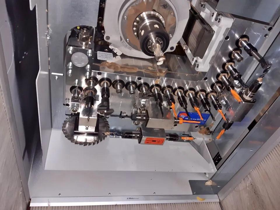 Usado Centro de mecanizado CNC Holzher Pro-Master 7017 I