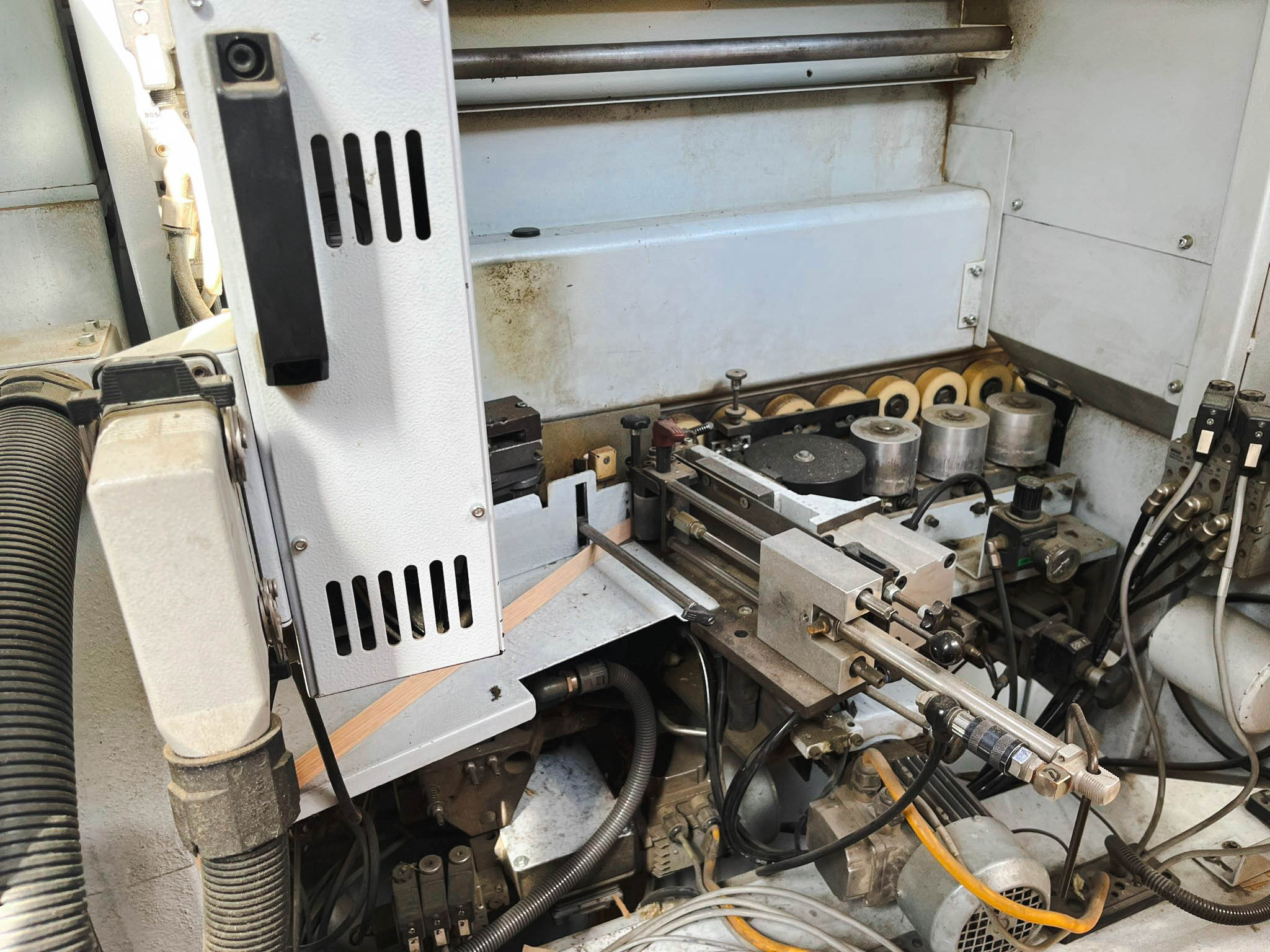 Usado Brandt KDN 660 - Biselado - 2004