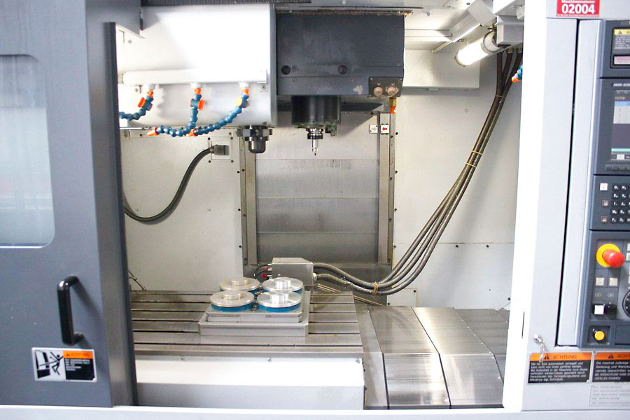 Gebruikt Mori Seiki NV 5000 - Verticale Bewerkingscentra - 2005