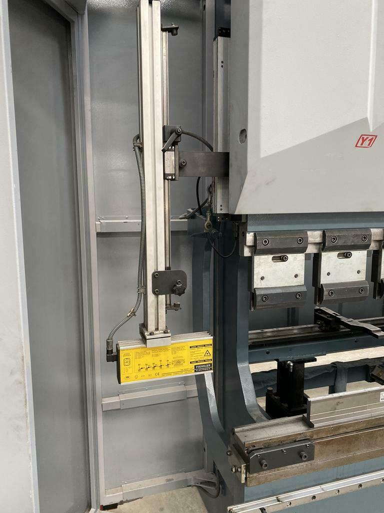 Gebruikt DURMA AD-S 30100