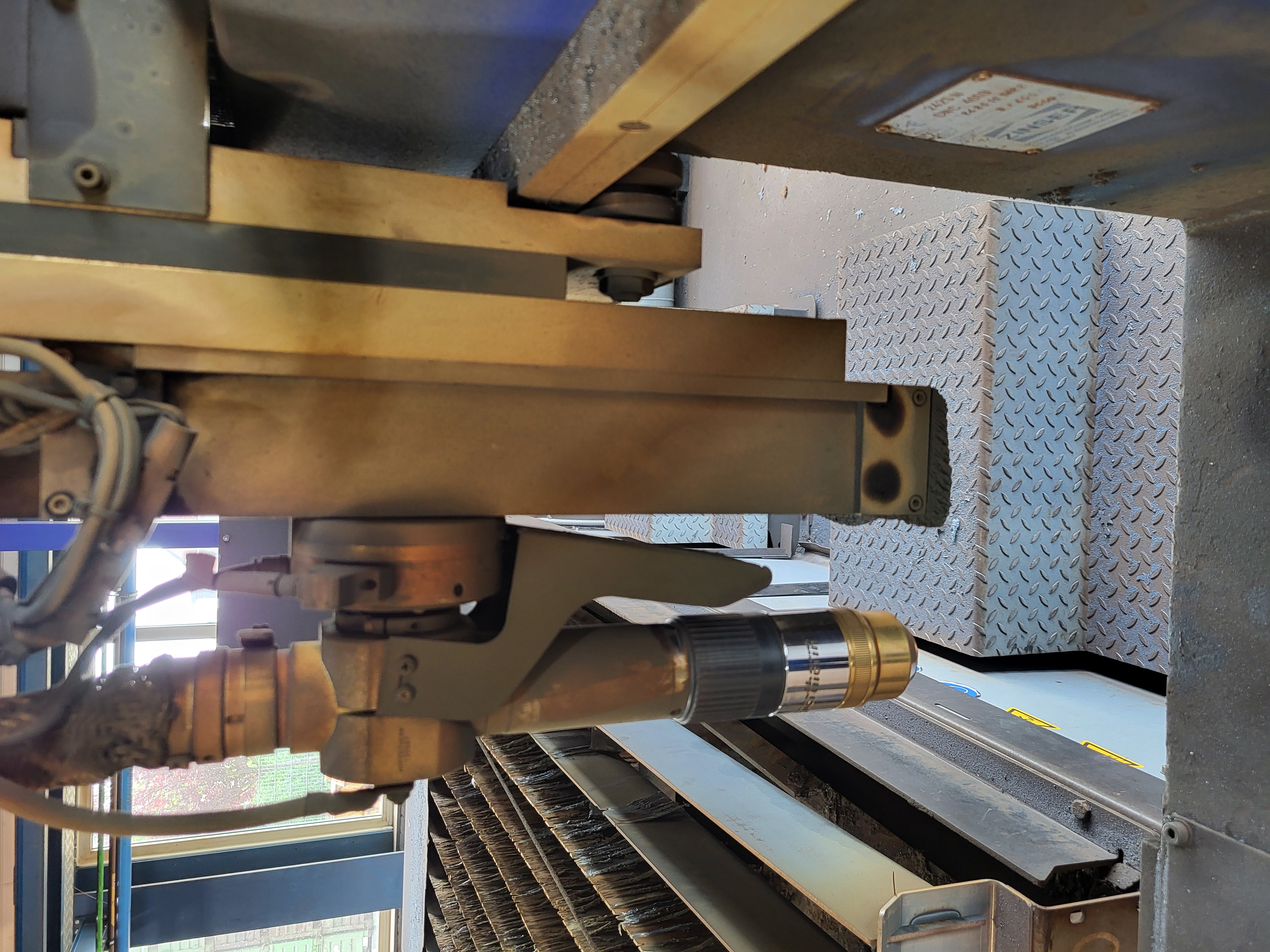 Used Zinser 2425N I Plasma Cutting I 2011