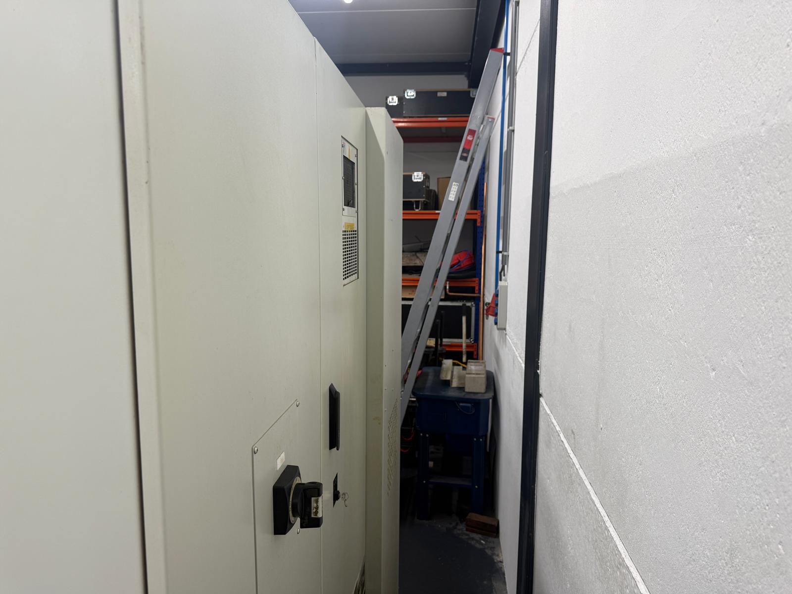 Used Bridgeport VMC610 XP3 I Vertical Machining Center I 2005