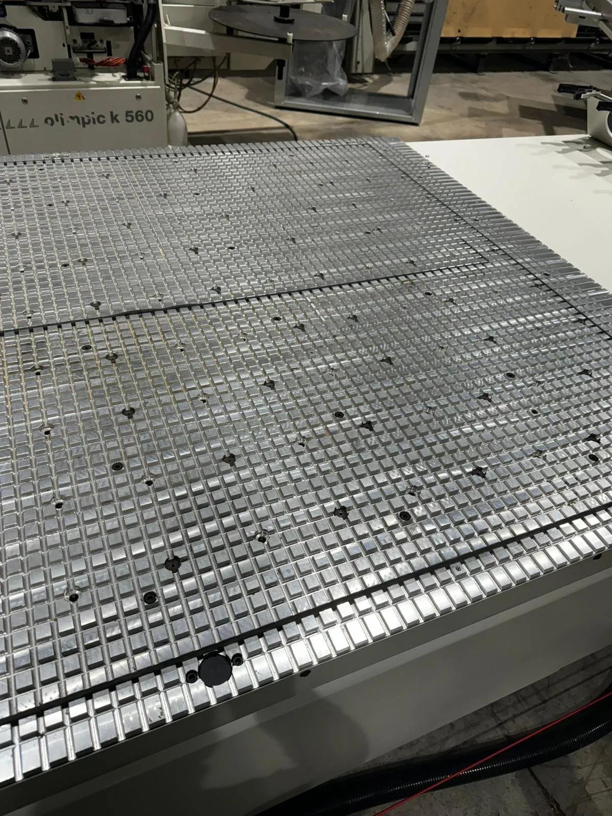 Usado Centro de Mecanizado CNC SCM Morbidelli N100 I