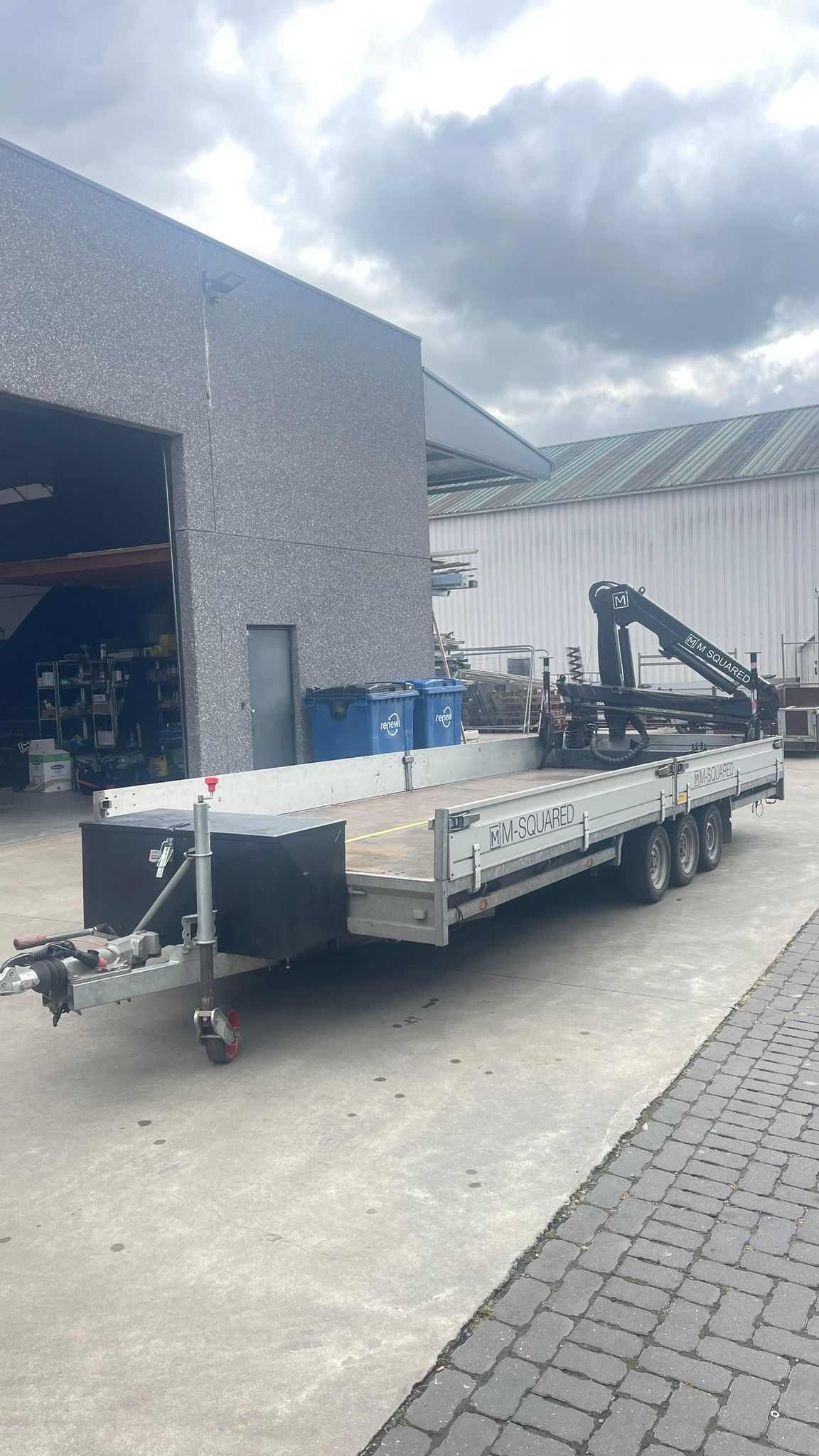 Used Hulco Medax-3 with Hydraulic Crane