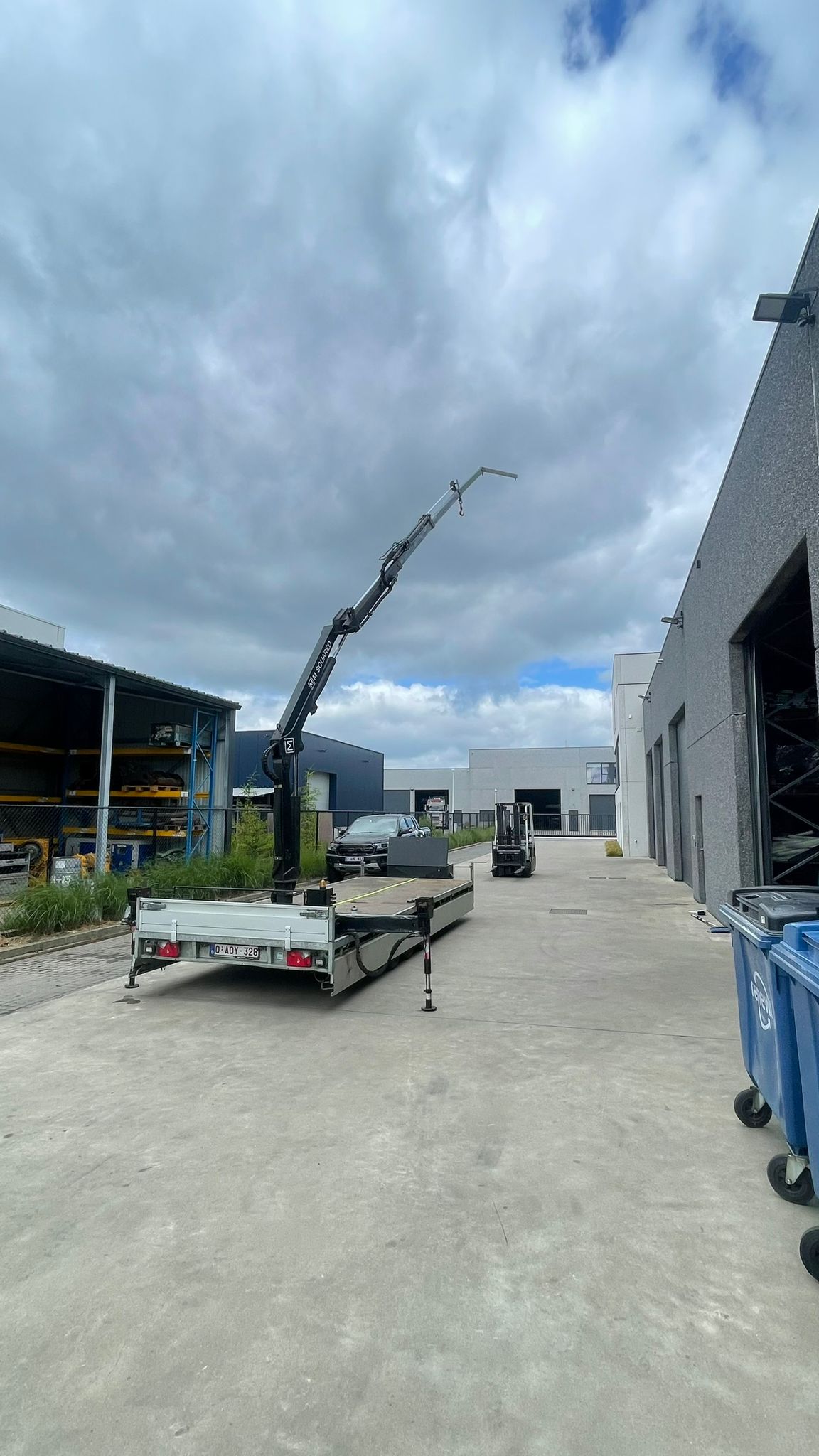 Used Hulco Medax-3 with Hydraulic Crane