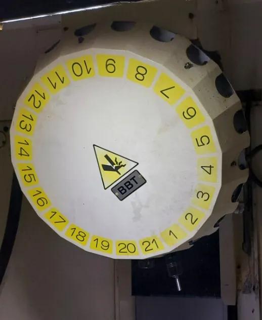 Gebruikt Fanuc Robodrill Alpha D21LiA5 I Vertical Machining Center