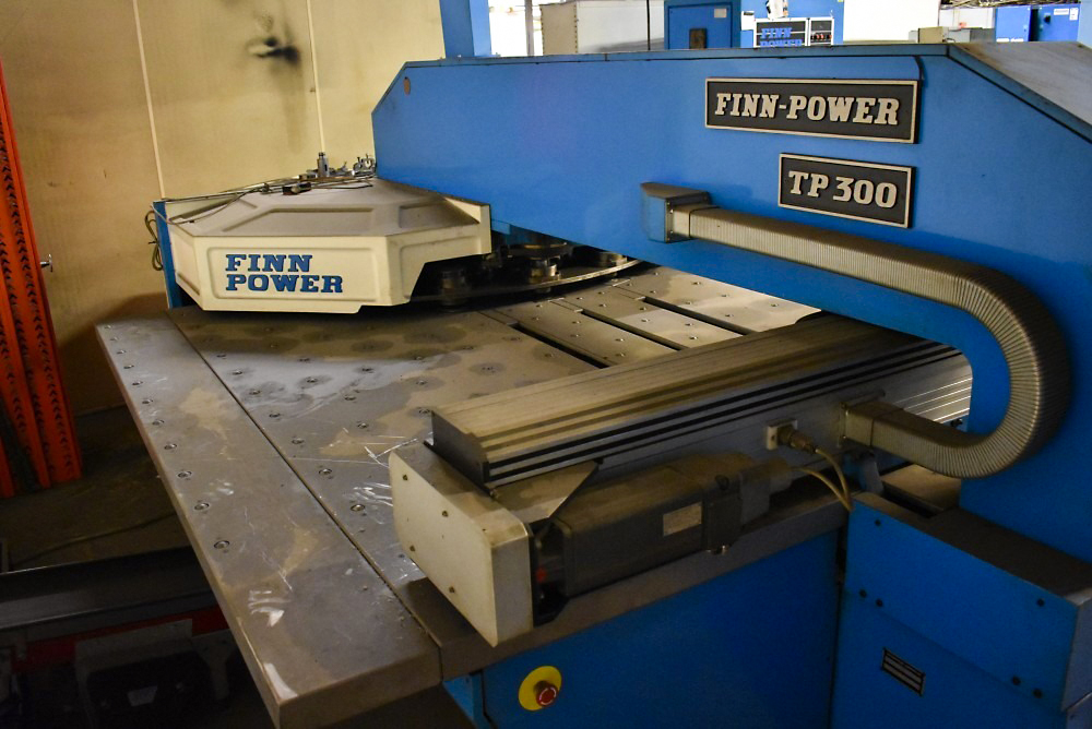 Usado Finn-Power TP 300 - Máquina de Perforación - 1986