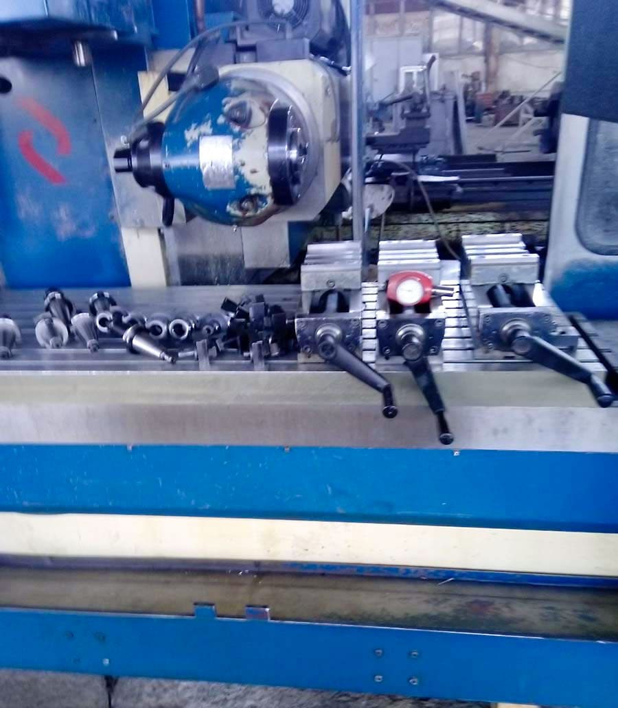 Gebruikt Lagun 1800 CNC - Universele freesmachine - 1996