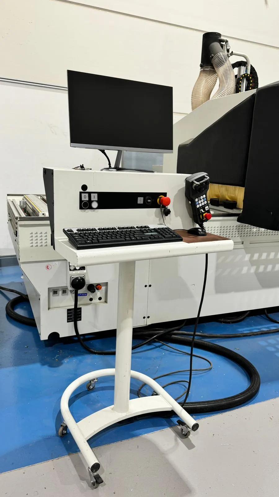 Usado Centro de Mecanizado CNC Morbidelli Universal TV 3012 I