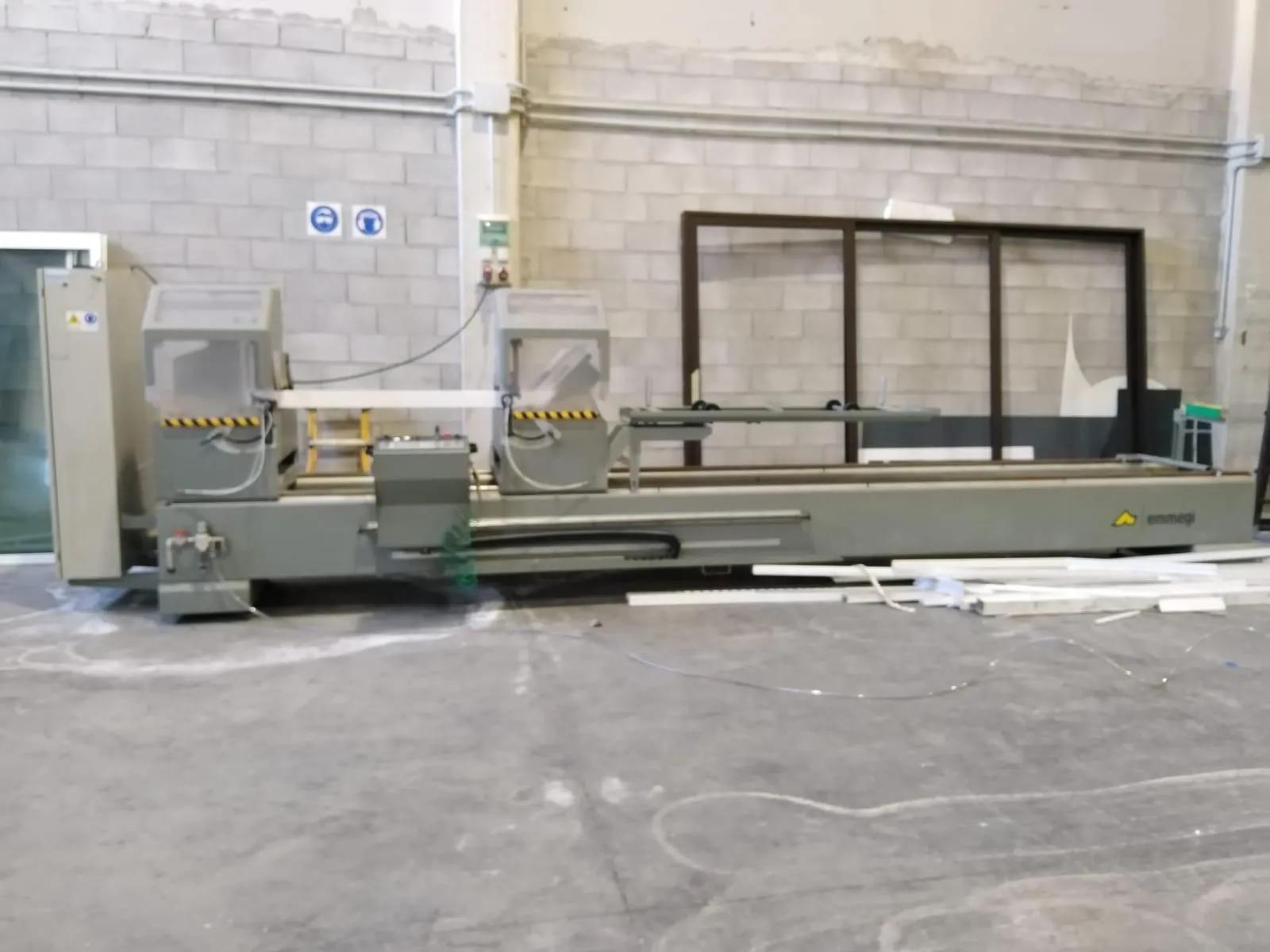 Usado Sierra de Inglete Doppia Luna 450 TU/5 I de Emmegi