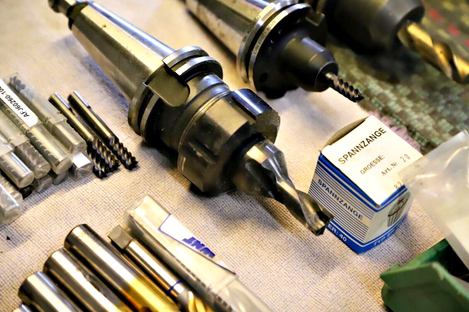 Gebruikt Emco VMC 200 - CNC Verticale bewerkingscentra