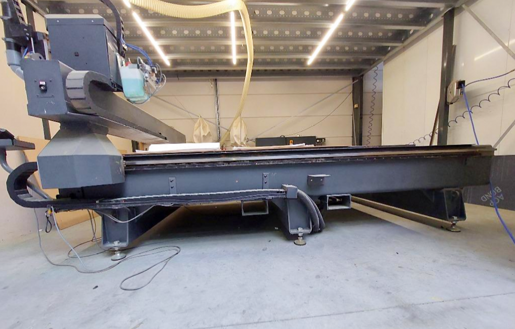 Usado Multicam 5-304-H - Router CNC - 2012