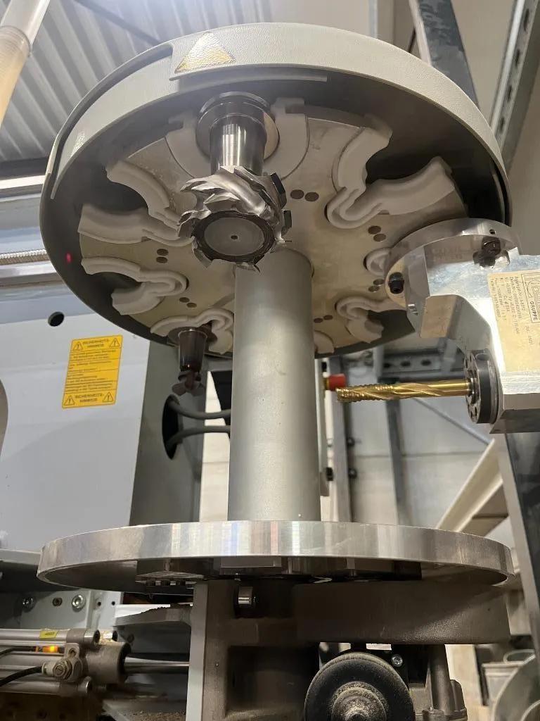 Usado Centro de mecanizado CNC Weeke Venture 08M I