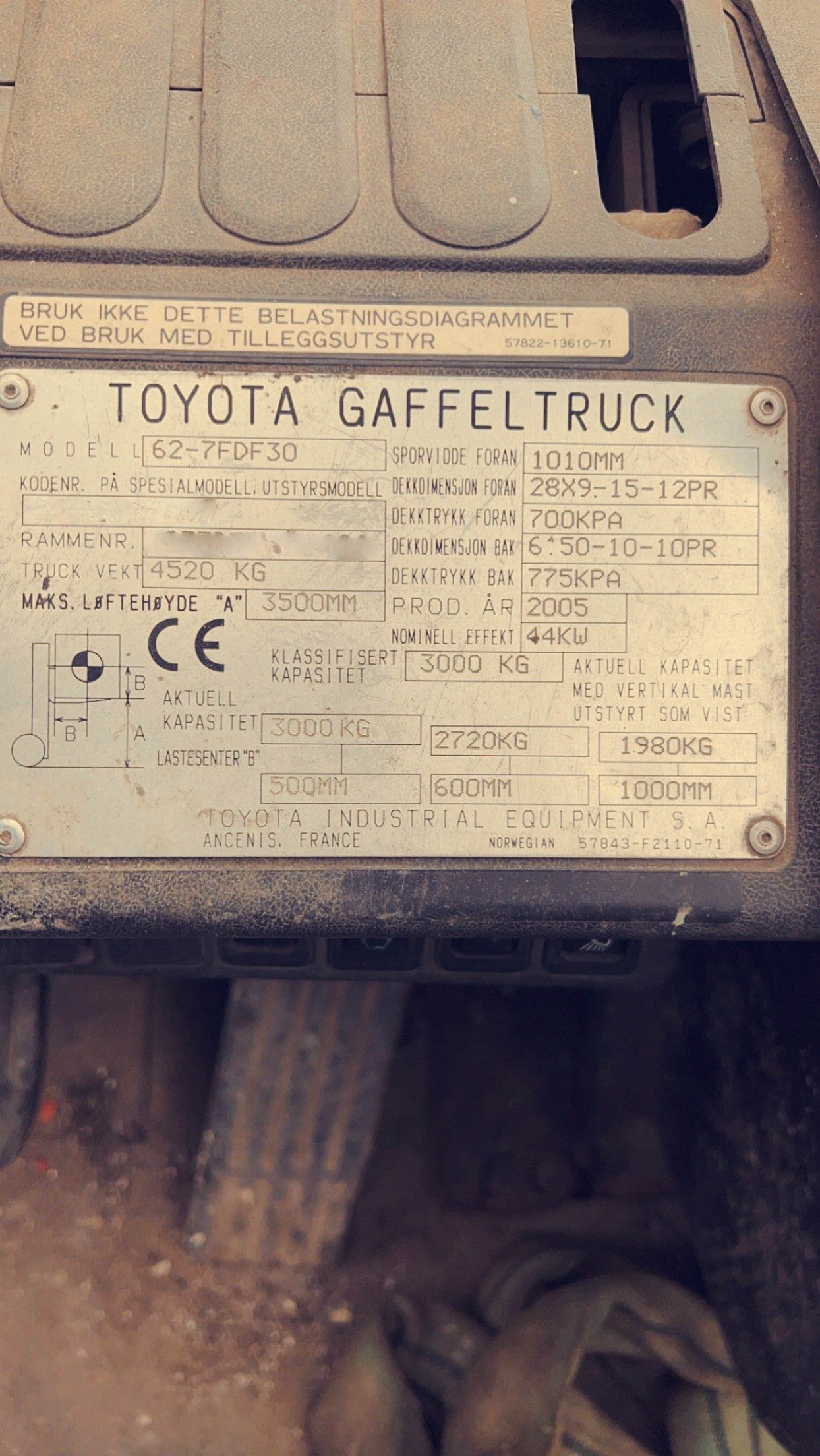 Used Toyota 62-7FDF30 - Forklift - 2005