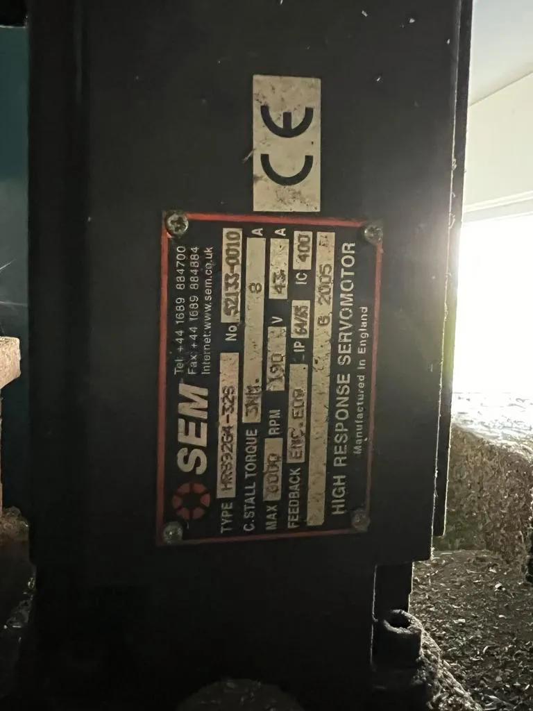 Usado Centro de Mecanizado Vertical Advance ADM 1410 I