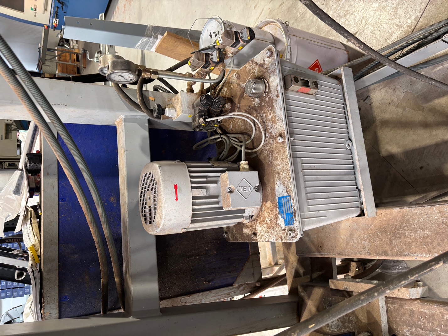 Used Polzer HKRE 60/325 I Frame press I 2000