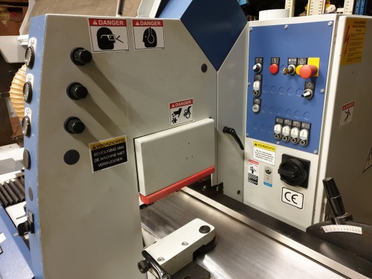 Gebruikt WEINIG UNIMAT 300