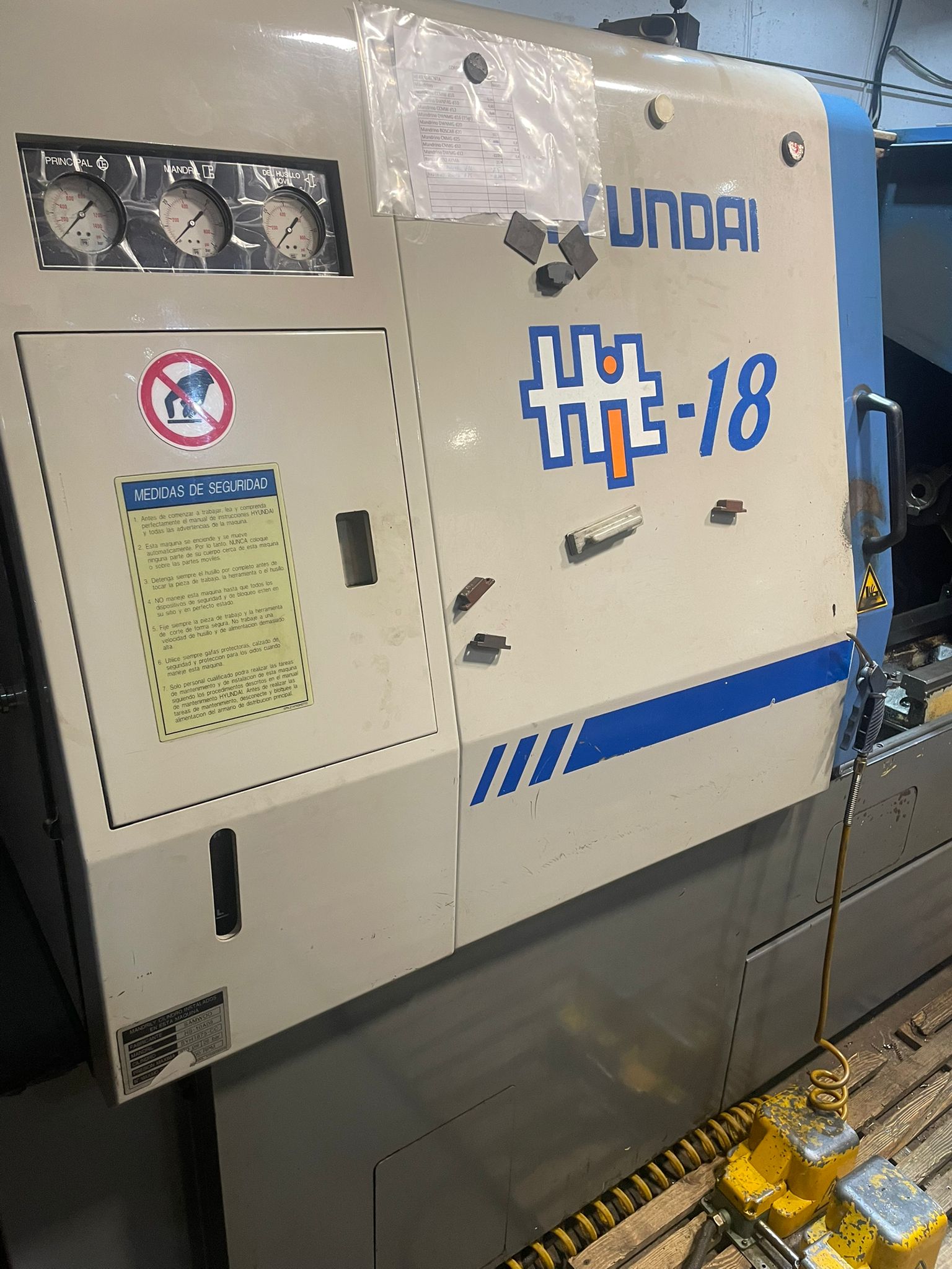 Used Hyundai Hit-18 I CNC Lathe I 2004