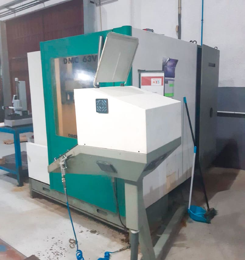 Usado Centro de Mecanizado Vertical Deckel Maho DMC 63 V