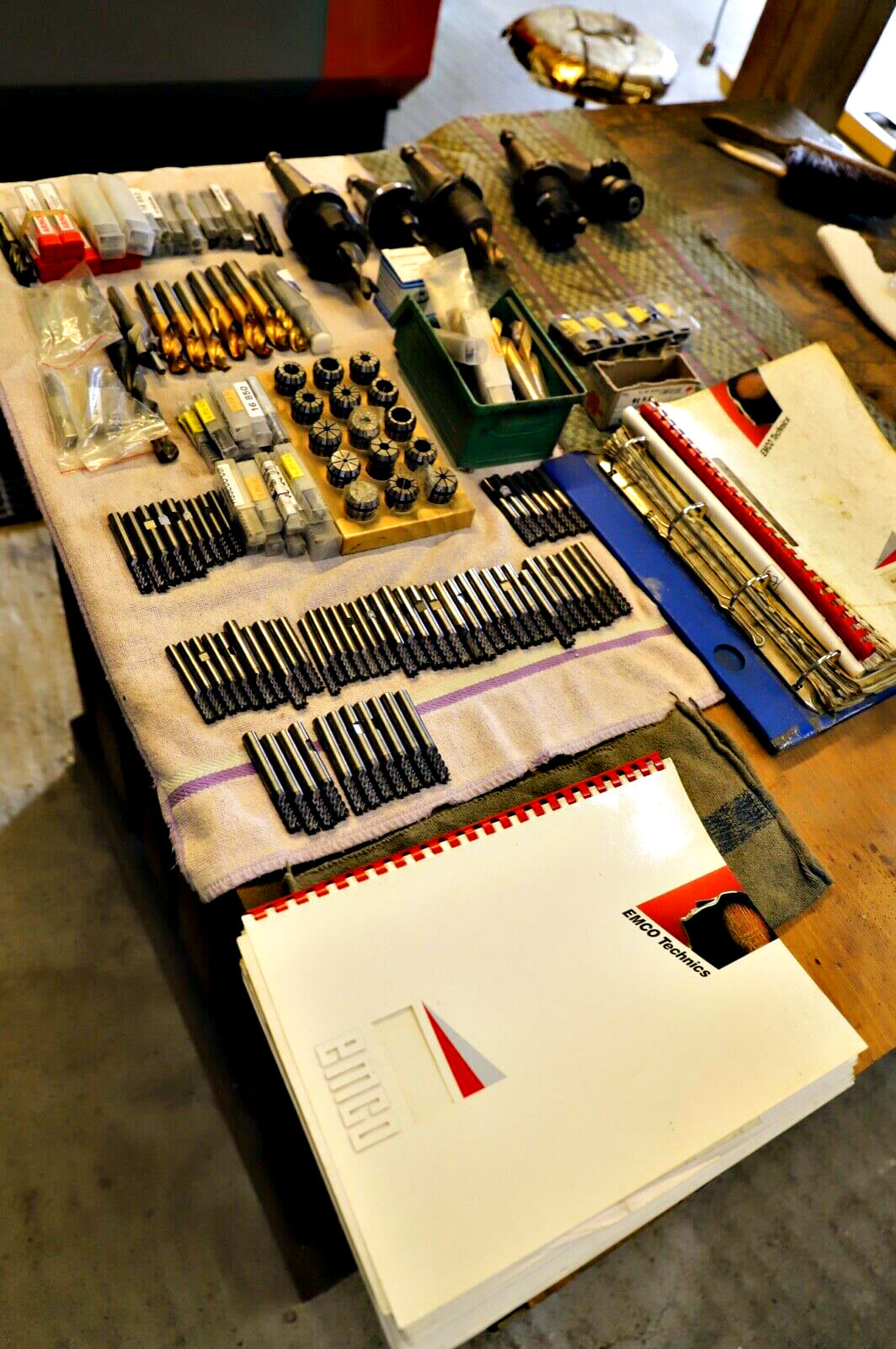 Gebruikt Emco VMC 200 - CNC Verticale bewerkingscentra