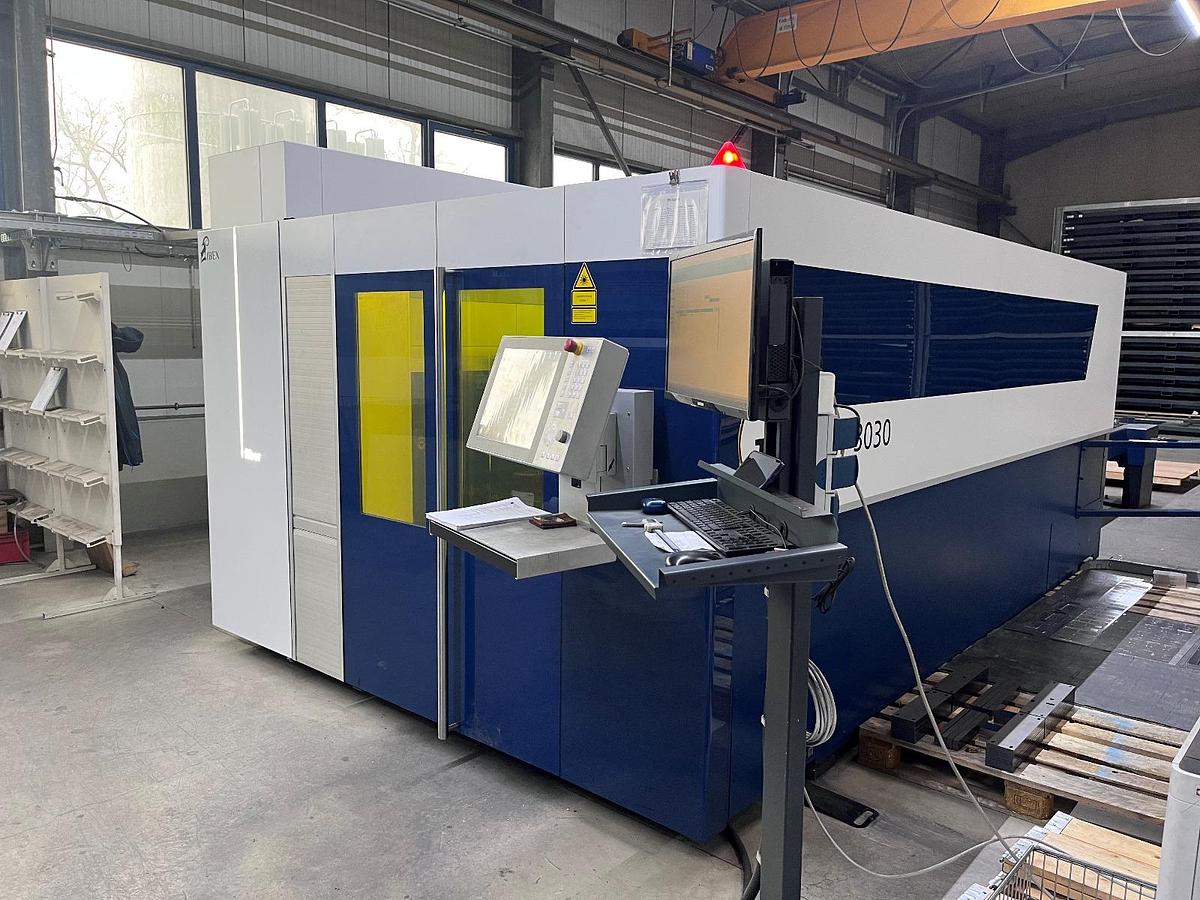Used Trumpf TruLaser 3030 Fiber L49 I Laser Cutting I 2015