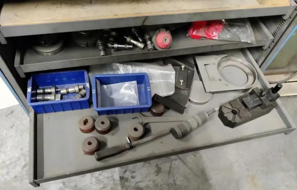 Gebruikt Euromac CX 750/30 I Perforatiemachine