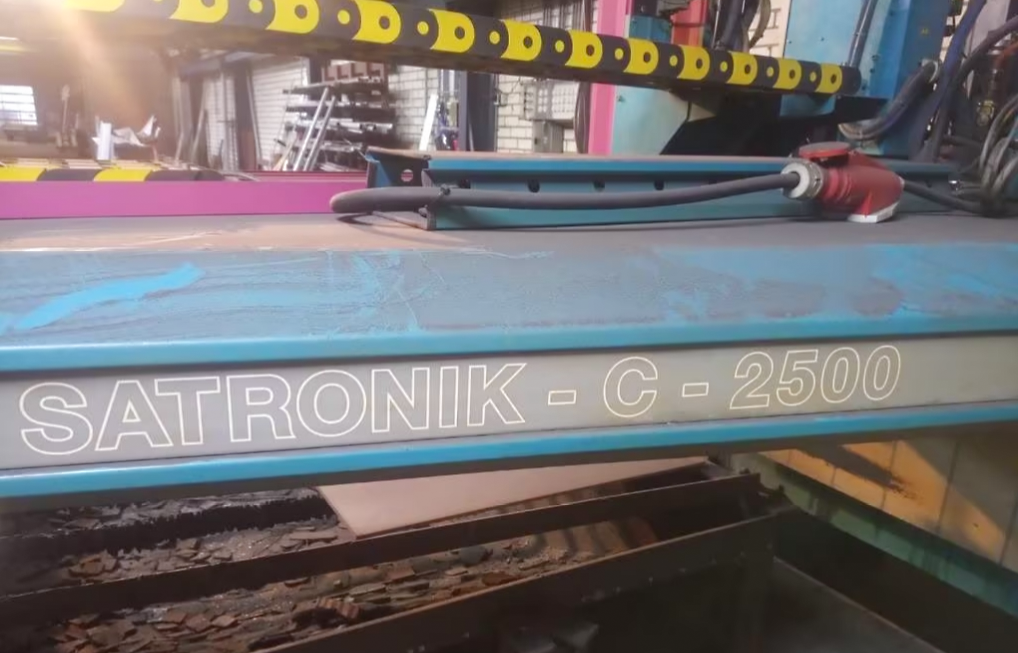 Used Sato Satronik C 2500 - Plasma Cutting - 2000