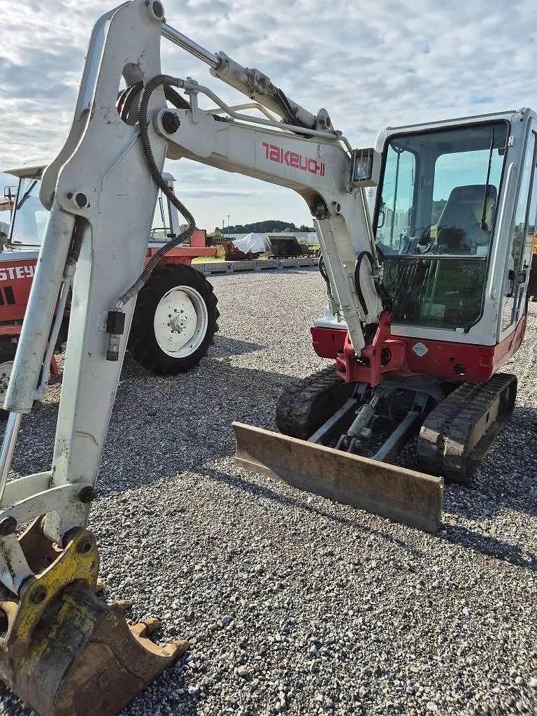 Usado Takeuchi TB228 I Mini Excavator