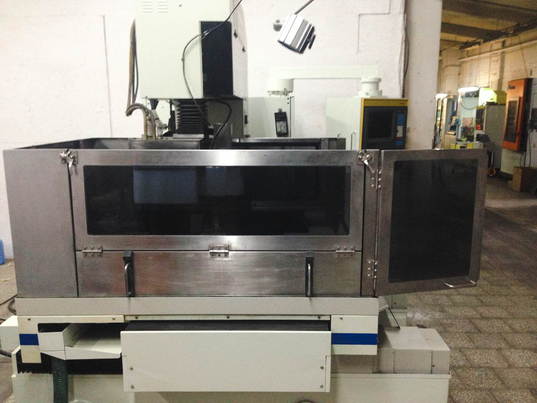Used Fanuc CUT-W3 - Wire EDM